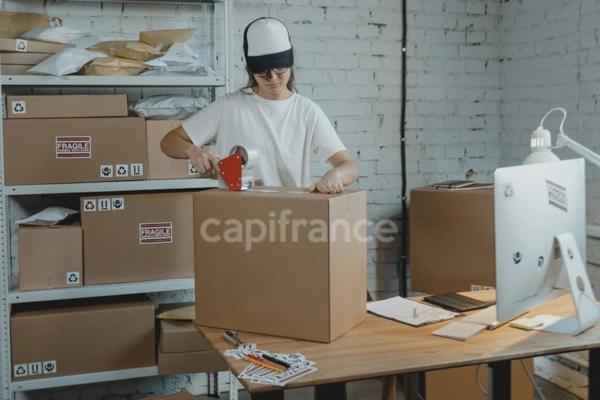 Proche THIERS (63) - Bâtiment industriel 1000 m2 environ à louer