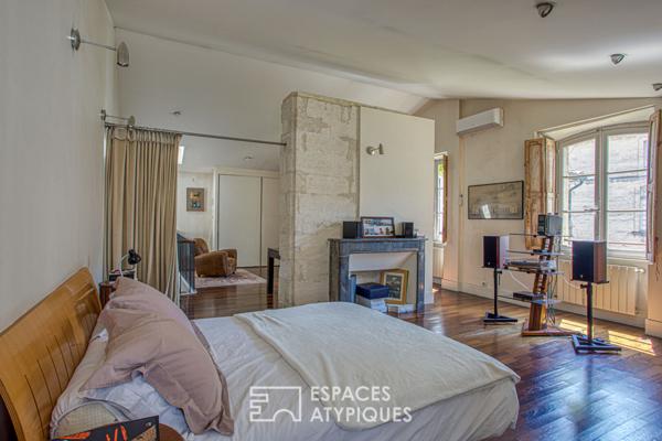 Maison de caractère, sublimée par une cour extérieure et une rénovation inspirée