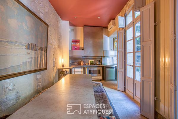 Maison de caractère, sublimée par une cour extérieure et une rénovation inspirée