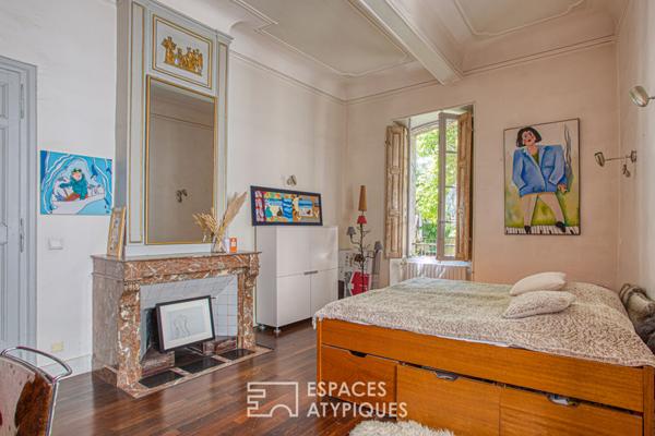 Maison de caractère, sublimée par une cour extérieure et une rénovation inspirée