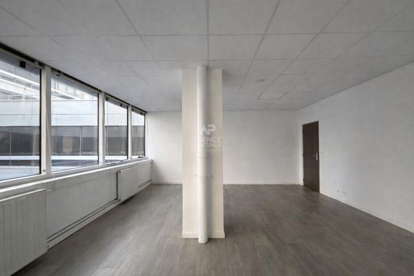 Bureau Cergy 1 pièce(s) 34 m2 €69 000 ** - Référence 11151