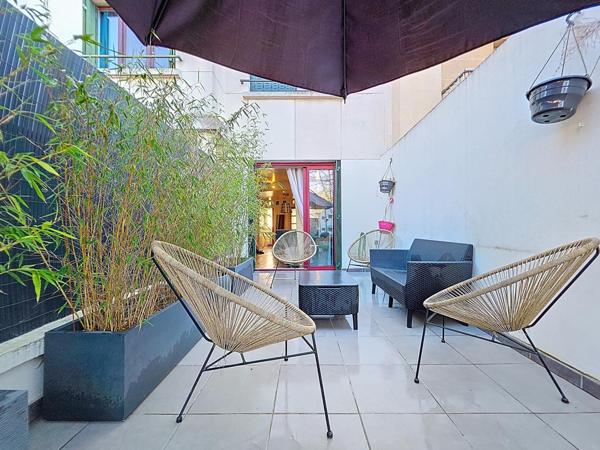 APPARTEMENT 2 PIECES AVEC TERRASSE ET JARDIN