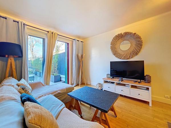 APPARTEMENT 2 PIECES AVEC TERRASSE ET JARDIN