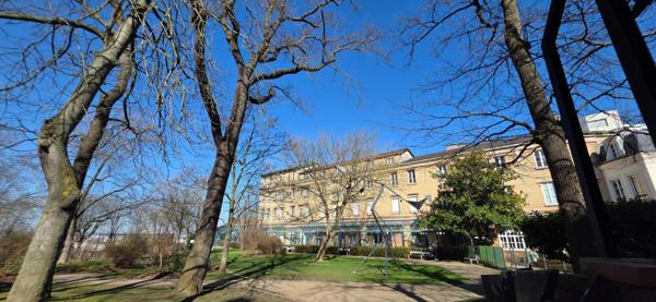 APPARTEMENT 2 PIECES AVEC TERRASSE ET JARDIN