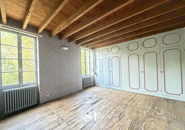 Maison 7 pièce(s) 1 chambre(s) 240 m²