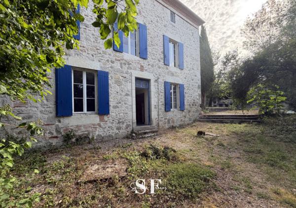 Maison 7 pièce(s) 1 chambre(s) 240 m²