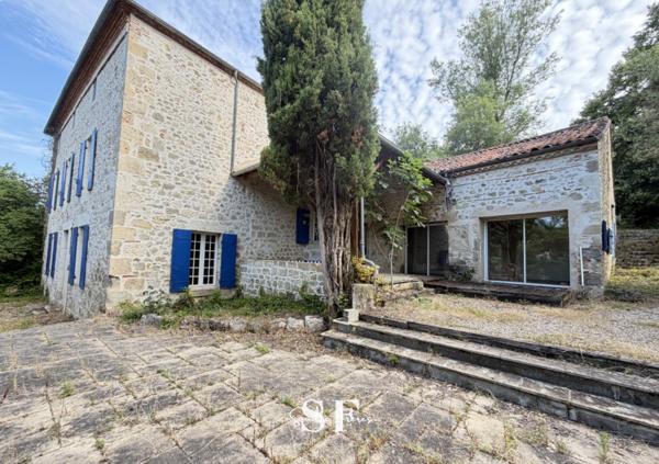 Maison 7 pièce(s) 1 chambre(s) 240 m²