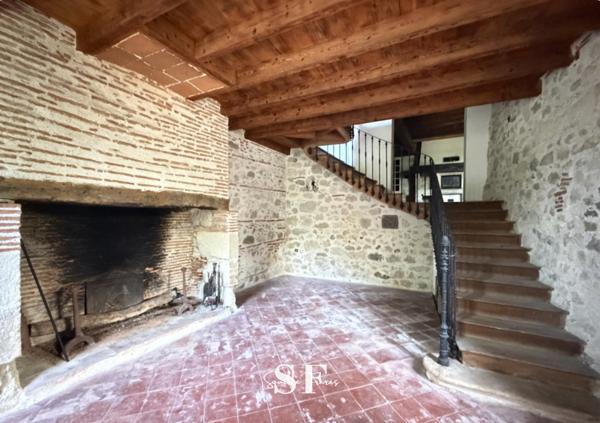 Maison 7 pièce(s) 1 chambre(s) 240 m²