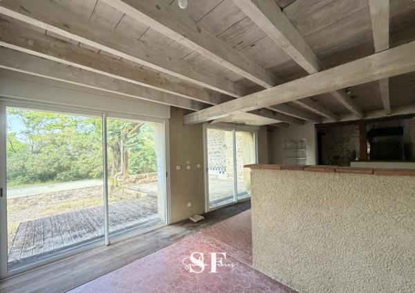 Maison 7 pièce(s) 1 chambre(s) 240 m²