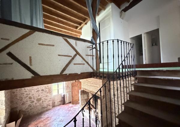 Maison 7 pièce(s) 1 chambre(s) 240 m²