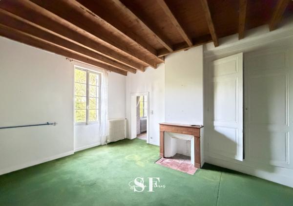 Maison 7 pièce(s) 1 chambre(s) 240 m²