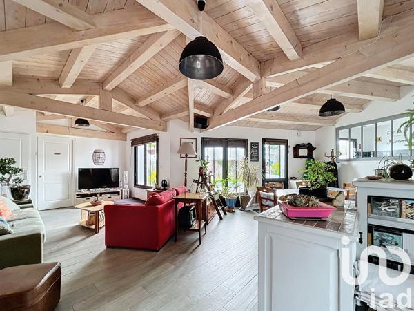 Maison traditionnelle 6 pièces de 120 m² à Rivedoux-Plage (17940)