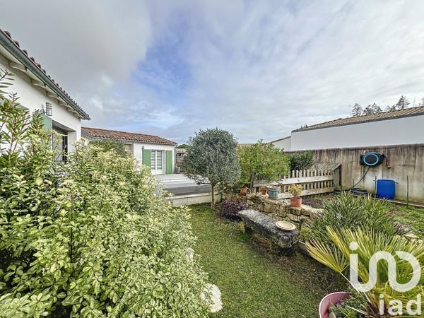 Maison traditionnelle 6 pièces de 120 m² à Rivedoux-Plage (17940)