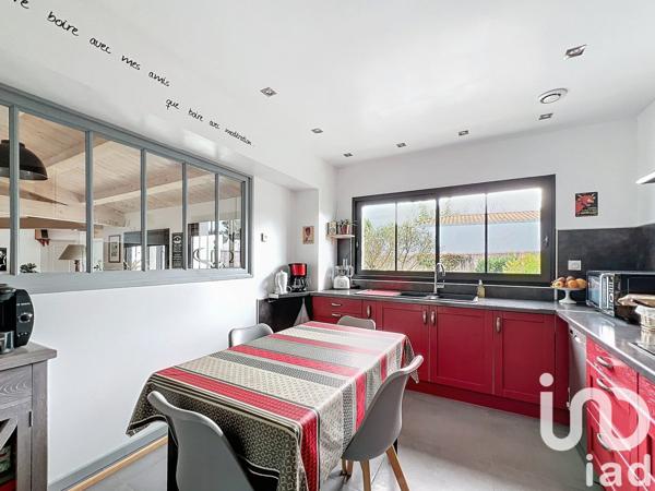 Maison traditionnelle 6 pièces de 120 m² à Rivedoux-Plage (17940)