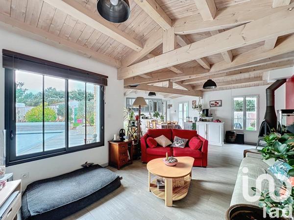 Maison traditionnelle 6 pièces de 120 m² à Rivedoux-Plage (17940)