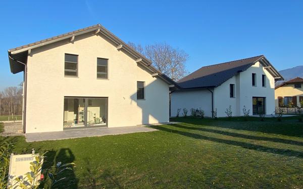 Maison à louer    5 pièces • 104,60 m2 Neydens