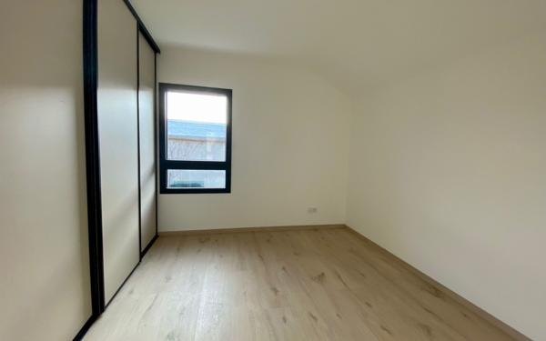 Maison à louer    5 pièces • 104,60 m2 Neydens