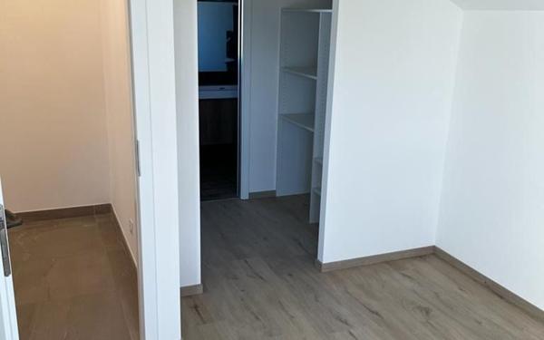 Maison à louer    5 pièces • 104,60 m2 Neydens