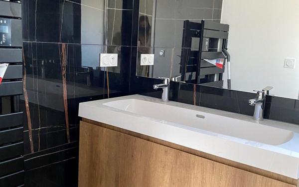 Maison à louer    5 pièces • 104,60 m2 Neydens