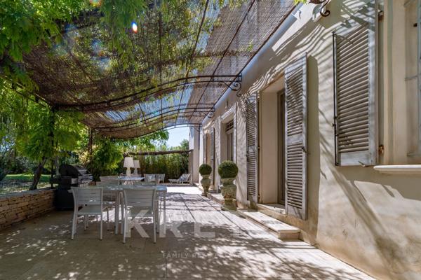 AUTHENTIQUE BASTIDE DU XVIIIe & SA BERGERIE RÉNOVÉE _650 M2 _14 CHAMBRES