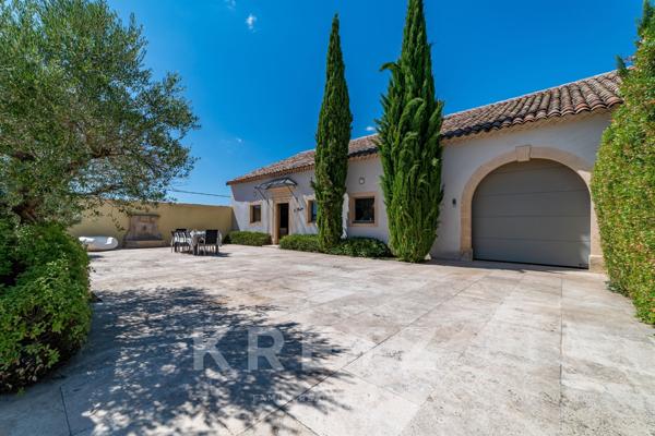 AUTHENTIQUE BASTIDE DU XVIIIe & SA BERGERIE RÉNOVÉE _650 M2 _14 CHAMBRES