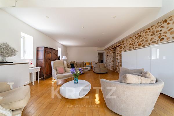 AUTHENTIQUE BASTIDE DU XVIIIe & SA BERGERIE RÉNOVÉE _650 M2 _14 CHAMBRES