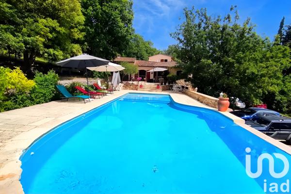 Maison à vendre 7 pièces 202 m² Saint-Cézaire-sur-Siagne