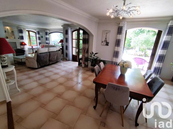 Maison à vendre 7 pièces 202 m² Saint-Cézaire-sur-Siagne