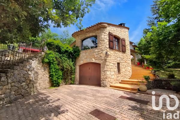 Maison à vendre 7 pièces 202 m² Saint-Cézaire-sur-Siagne