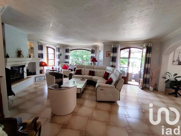 Maison à vendre 7 pièces 202 m² Saint-Cézaire-sur-Siagne