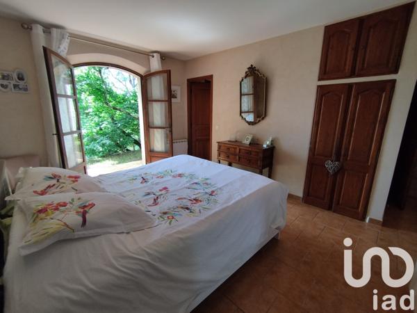 Maison à vendre 7 pièces 202 m² Saint-Cézaire-sur-Siagne