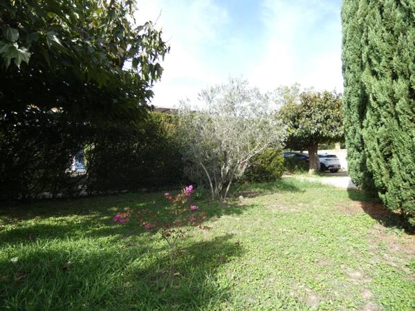 Maison Plain-pied de 100 m² à vendre BARBENTANE (13) terrain de 1600 m²