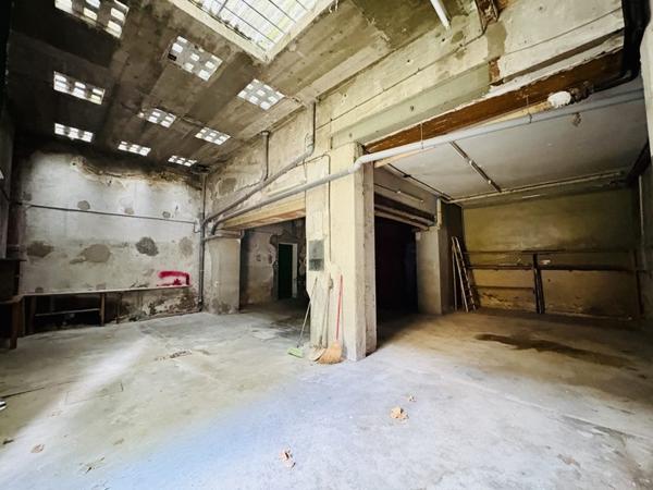 Parking à vendre |  Carcassonne |  | 90 m²