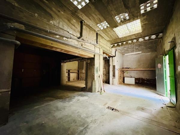 Parking à vendre |  Carcassonne |  | 90 m²