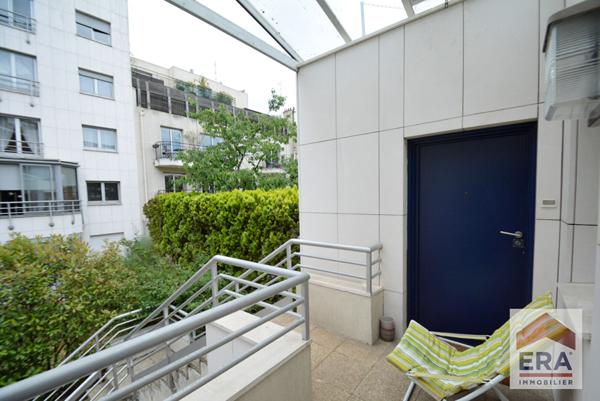 Charmant studio au dernier étage à Marcel Sembat