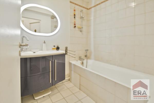 Charmant studio au dernier étage à Marcel Sembat