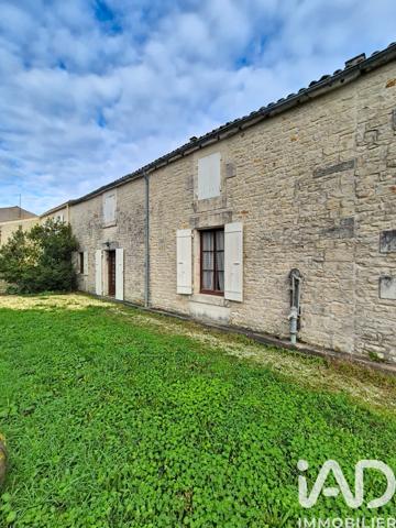 Maison à vendre 7 pièces 215 m² Courçon