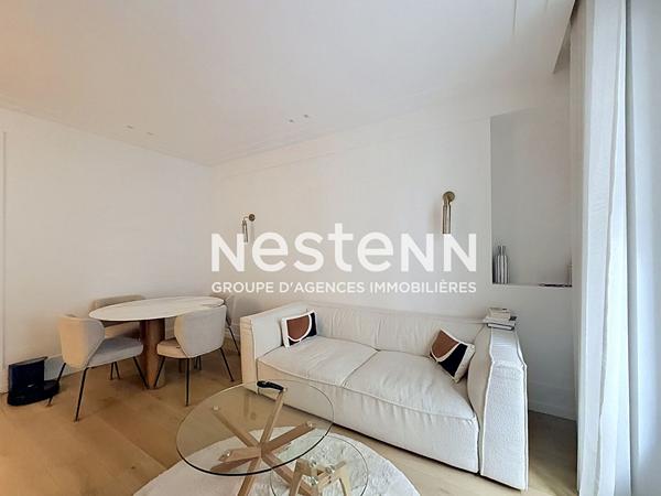 Appartement 3 pièces entièrement rénové aux Batignolles rue Nollet, immeuble de charme, ascenseur voté, prestations de qualité au coeur du quartier recherché