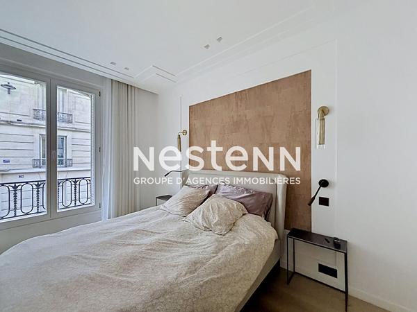Appartement 3 pièces entièrement rénové aux Batignolles rue Nollet, immeuble de charme, ascenseur voté, prestations de qualité au coeur du quartier recherché