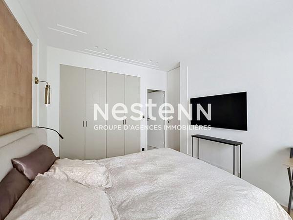 Appartement 3 pièces entièrement rénové aux Batignolles rue Nollet, immeuble de charme, ascenseur voté, prestations de qualité au coeur du quartier recherché