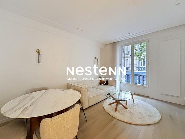 Appartement 3 pièces entièrement rénové aux Batignolles rue Nollet, immeuble de charme, ascenseur voté, prestations de qualité au coeur du quartier recherché