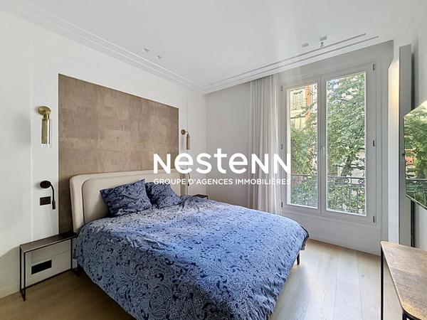 Appartement 3 pièces entièrement rénové aux Batignolles rue Nollet, immeuble de charme, ascenseur voté, prestations de qualité au coeur du quartier recherché