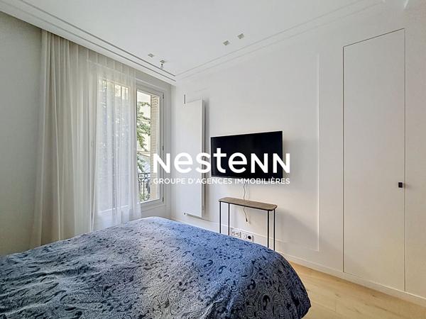 Appartement 3 pièces entièrement rénové aux Batignolles rue Nollet, immeuble de charme, ascenseur voté, prestations de qualité au coeur du quartier recherché