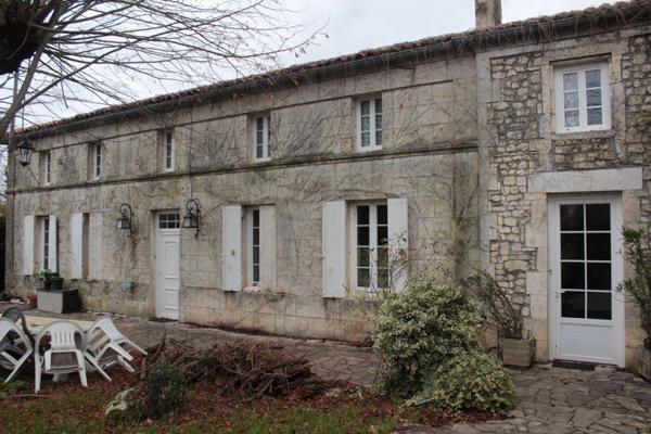Belle maison charentaise à découvrir