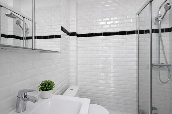 PARIS 17 – T1/T2, CALME SUR JARDIN. PROFESSIONS LIBÉRALES AUTORISÉES.