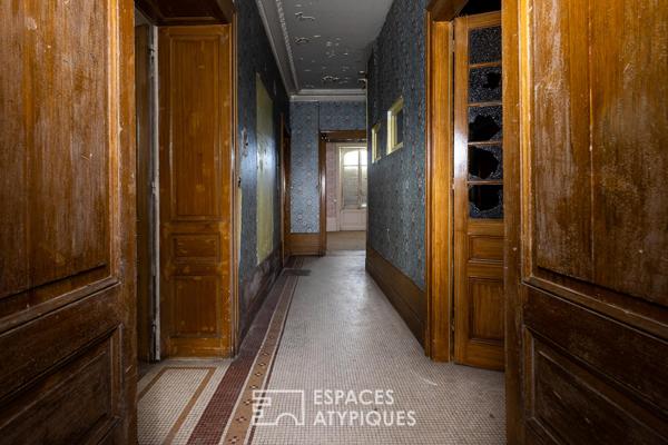 Majestueuse villa à réinventer avec son parc arboré