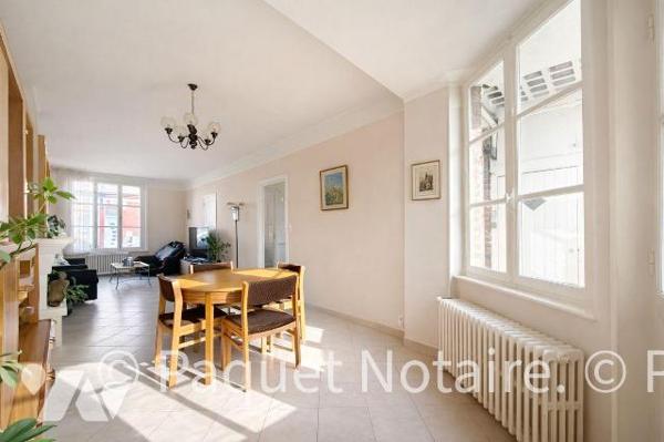 **Maison avec jardin - 110 m² - Quartier Remicourt, Saint-Quentin**

Située dans le quartier ...