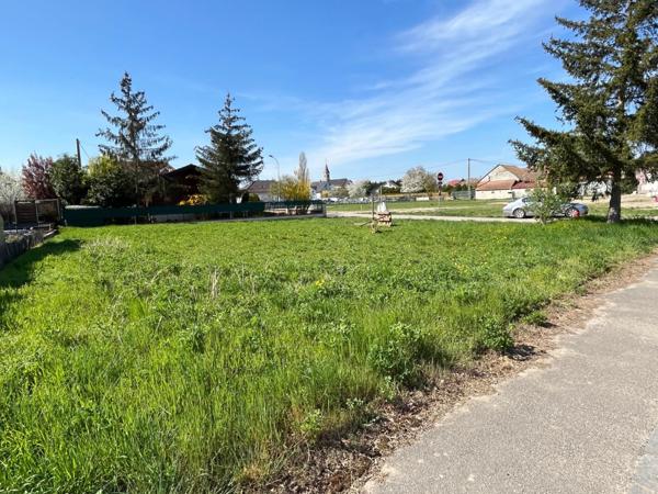 Terrain  de 589 m² hors lotissement viabilisé