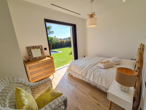 maison à vendre  7 pièces - 220 m2 LA CROIX VALMER - 83
