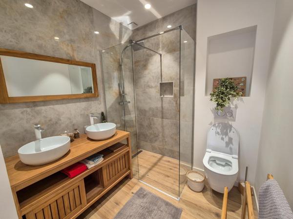 maison à vendre  7 pièces - 220 m2 LA CROIX VALMER - 83
